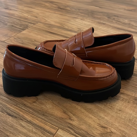 Truffle Collection chunky loafers in brown patent - Picture 2 of 3